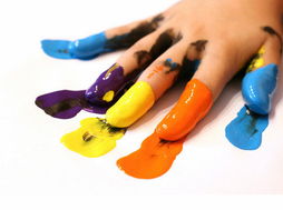 使用哪种儿童漆比较环保呢？儿童房装修油漆挑选注意事项有哪些呢？